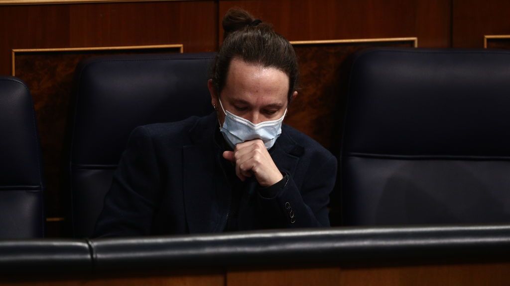 Iglesias en el banco azul