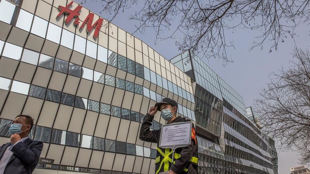 La furia de China contra H&M, Nike y otras marcas extranjeras por las denuncias de trabajos forzados en Xinjiang La furia de China contra H&M, Nike y otras marcas extranjeras por las denuncias de trabajos forzados en Xinjiang