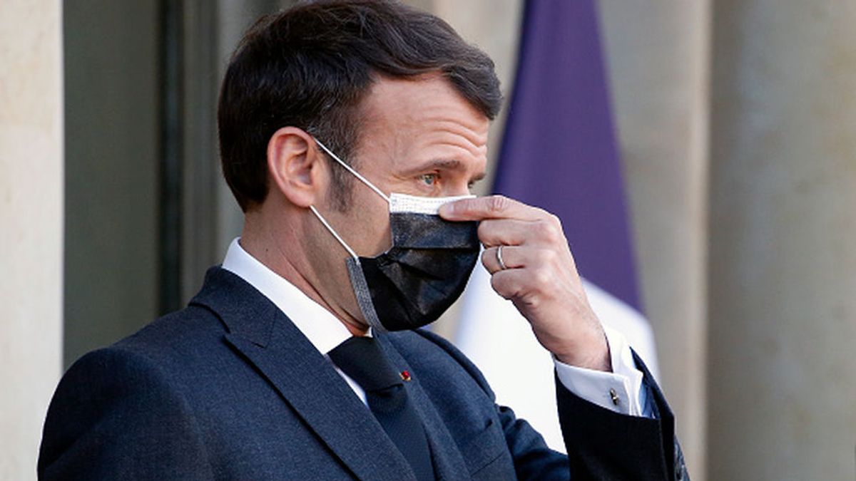 Francia multará a todos los integrantes de reuniones de más de seis personas en el exterior Francia multará a todos los integrantes de reuniones de más de seis personas en el exterior