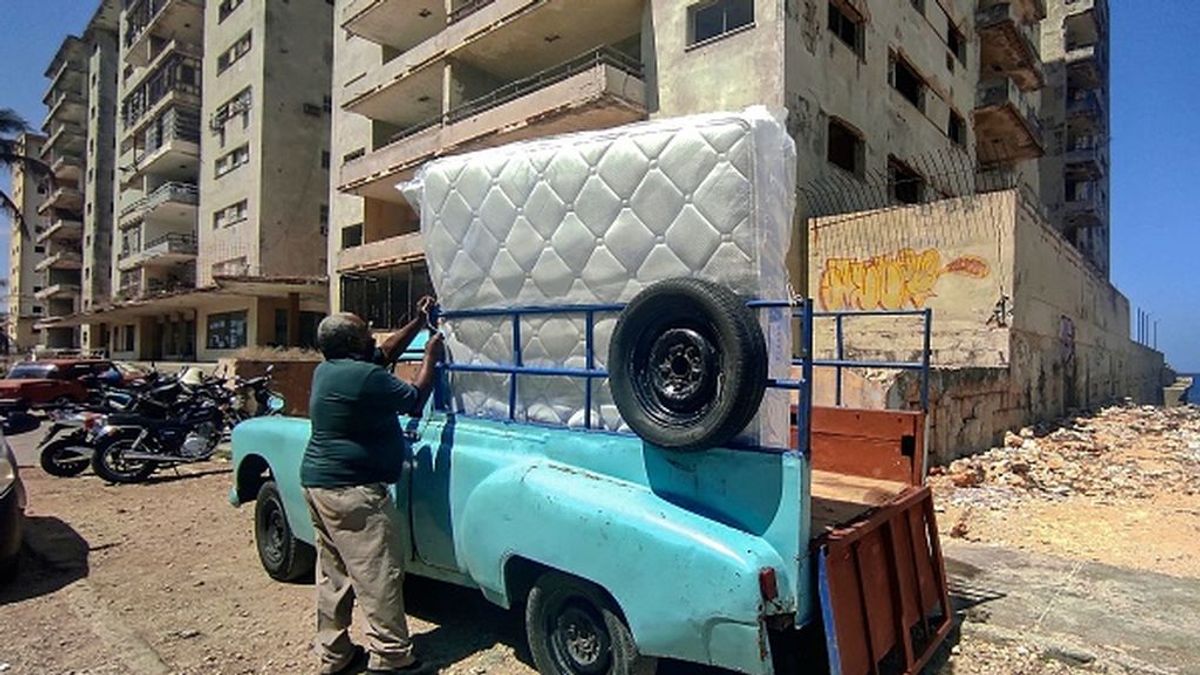 Unos 60 disidentes cubanos permanecen en huelga de hambre para protestar contra la represión castrista Unos 60 disidentes cubanos permanecen en huelga de hambre para protestar contra la represión castrista