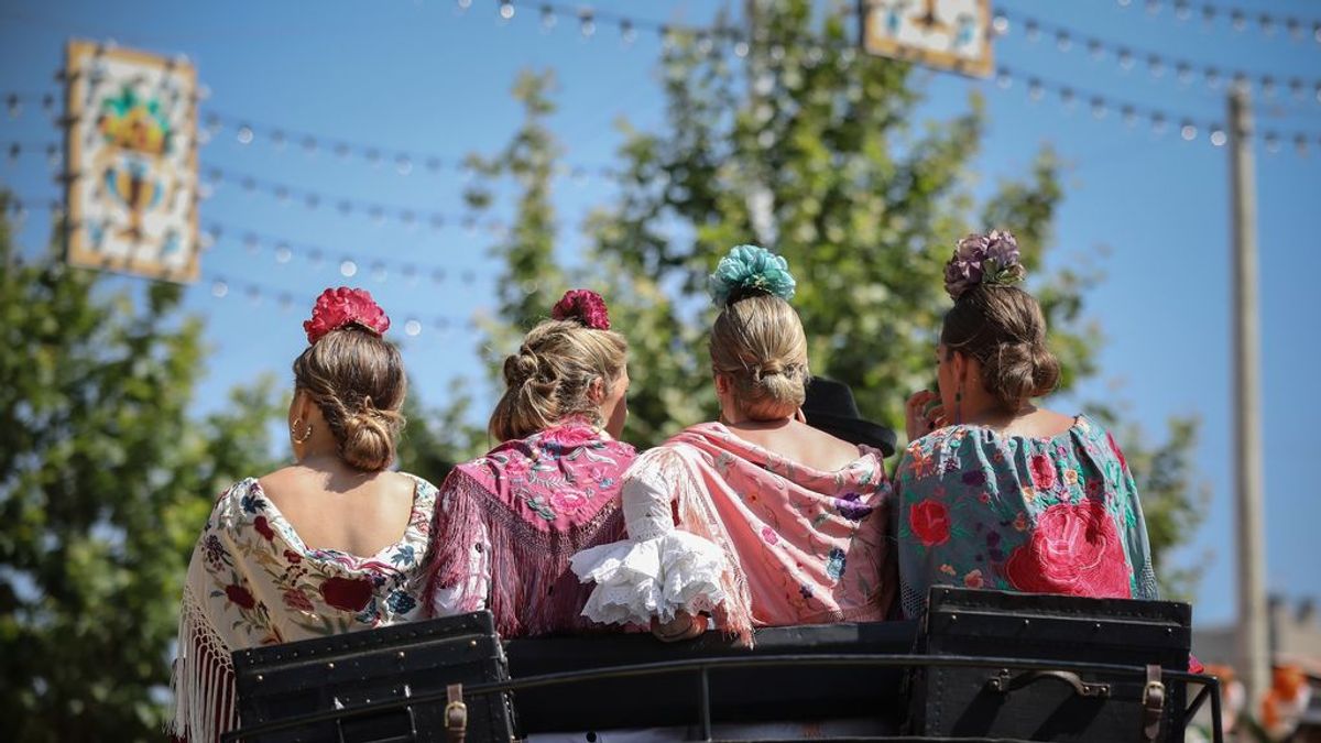 El ayuntamiento de Sevilla anima a vestirse de flamenca y de corto en la "no feria" de este año El ayuntamiento de Sevilla anima a vestirse de flamenca y de corto en la "no feria" de este año