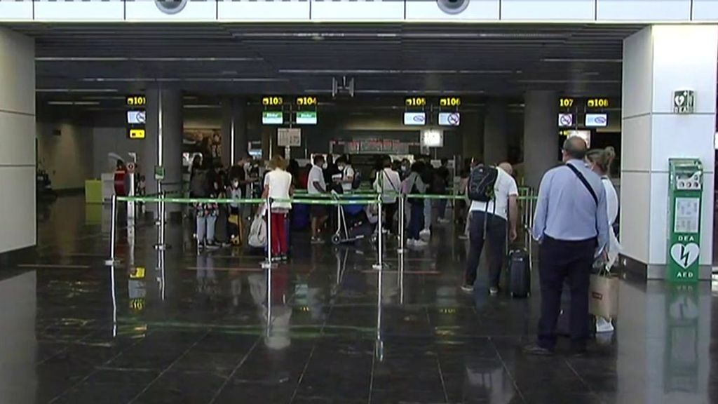 Controles en el aeropuerto de Canarias para que no entren turistas españoles