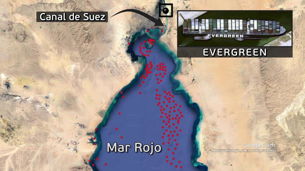Caos en el canal de Suez: fracasan los intentos de reflotar el portacontenedores y la economía tiembla