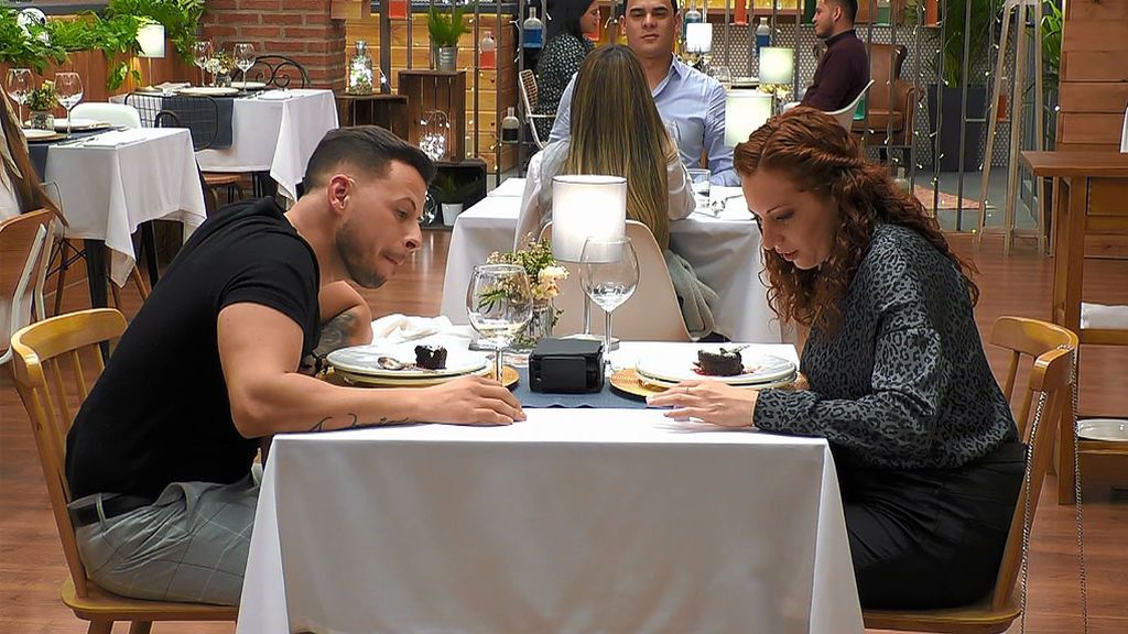 Estefanía y Antonio en el programa 'First Dates'