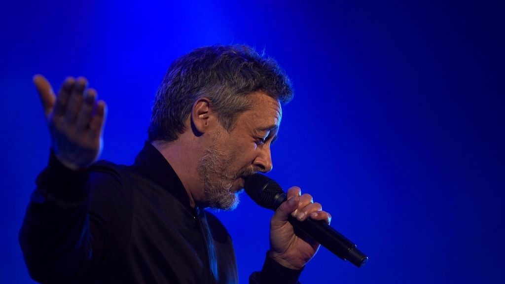 Love of Lesbian ofrece el primer concierto masivo en pandemia: 5000 personas se congregan en el palau Sant Jordi de Barcelona