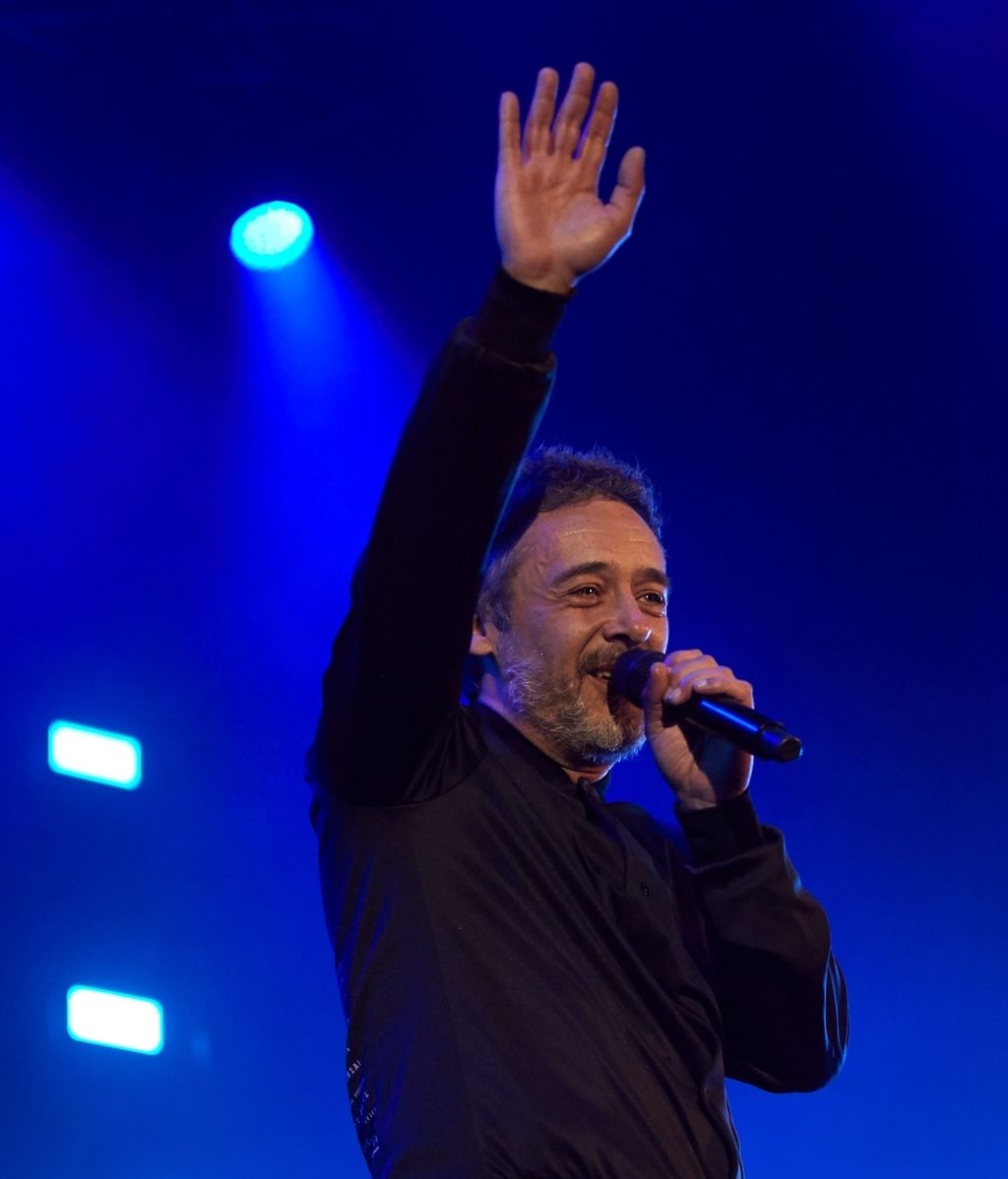 Love of Lesbian ofrece el primer concierto masivo en pandemia: 5000 personas se congregan en el palau Sant Jordi de Barcelona