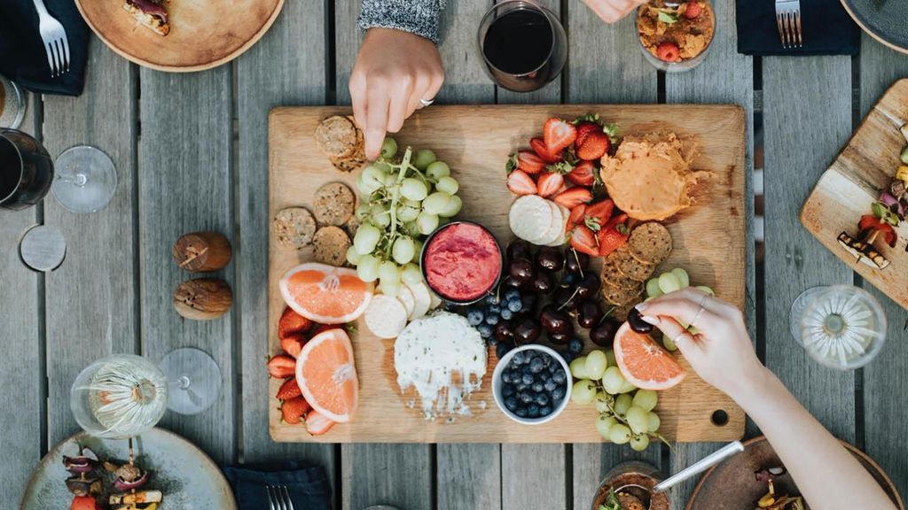 También, otra opción será hacer una cena o comida íntima.