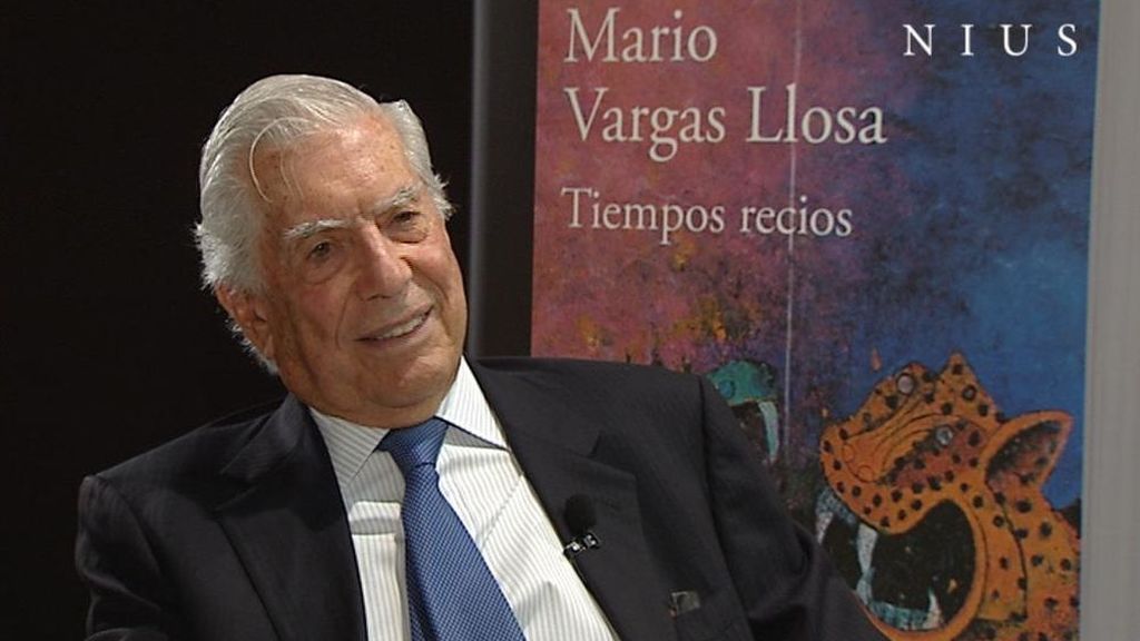 Mario Vargas Llosa, con su última novela, 'Tiempos recios'