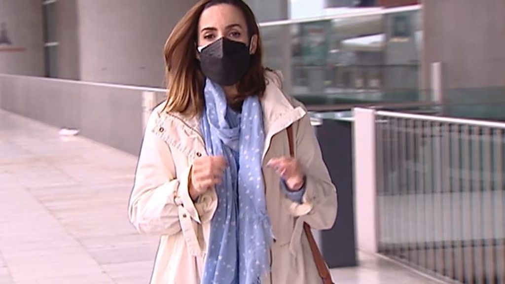 Patricia Corral, de 'Cuatro al día', viaja de Madrid a París y comprueba la diferencia de controles en los aeropuertos