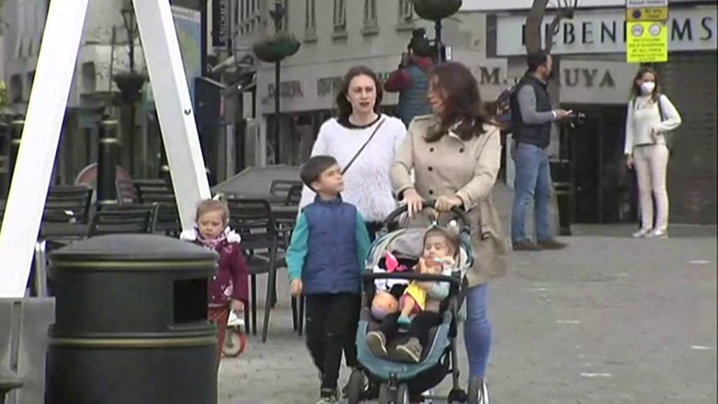 Gibraltar relaja las restricciones: permite pasear sin mascarilla por la calle y elimina el toque de queda