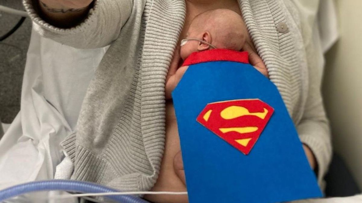 Los neonatos del Hospital Vithas castellón luchan disfrazados de superhéroes Los neonatos del Hospital Vithas castellón luchan disfrazados de superhéroes