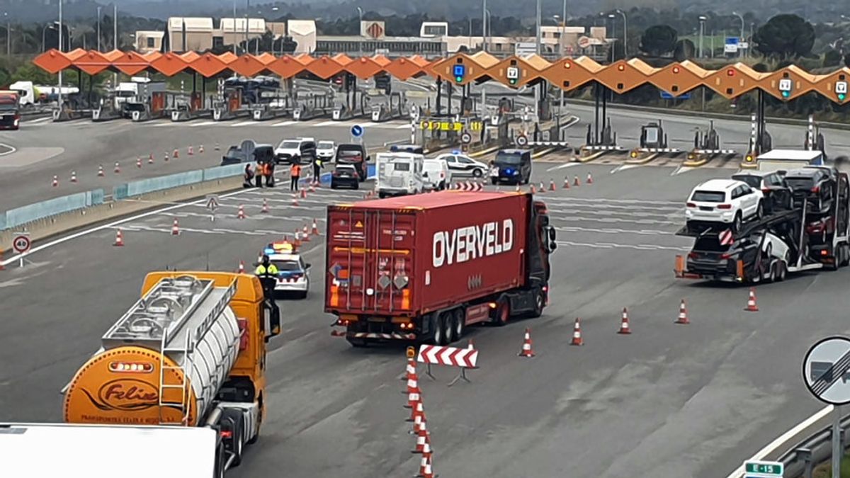 31 detenidos en La Jonquera por viajar con PCR falsas a Rumanía 31 detenidos en La Jonquera por viajar con PCR falsas a Rumanía