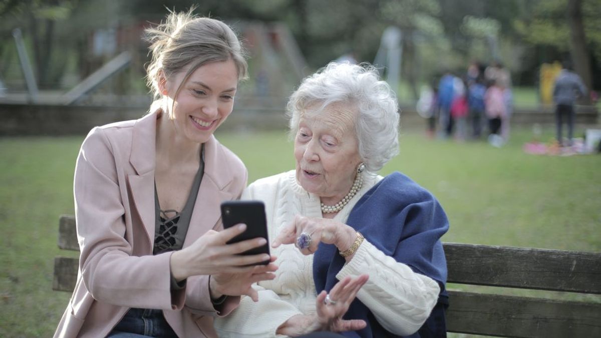 Senniors: la aplicación que ayuda y acompaña a los mayores dependientes