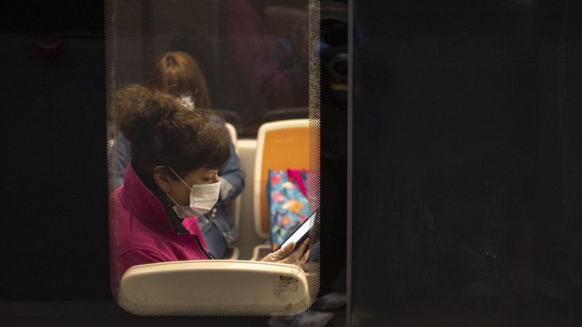 La policía detiene en Lugo a un hombre sin mascarilla tras ser denunciado desde Alicante al verlo por redes sociales La policía detiene en Lugo a un hombre sin mascarilla tras ser denunciado desde Alicante al verlo por redes sociales