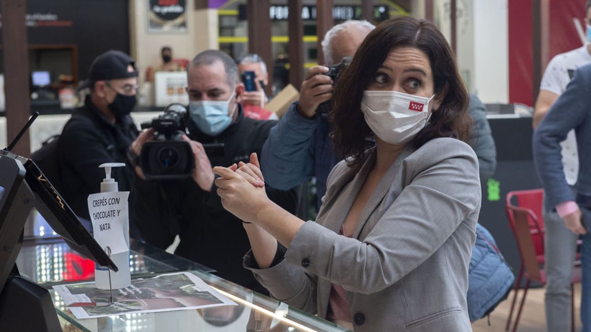 Ayuso: "El problema no es si viene un francés a beber, es si viene contagiado" Ayuso: "El problema no es si viene un francés a beber, es si viene contagiado"