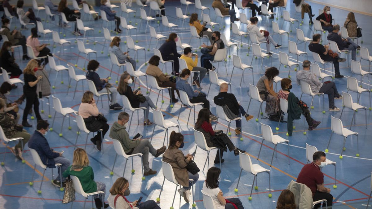 España registra récord en la vacunación e inocula más de 500.000 dosis durante el fin de semana España registra récord en la vacunación e inocula más de 500.000 dosis durante el fin de semana