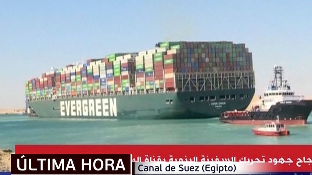 El Ever Given ya se mueve después de seis días bloqueando el Canal de Suez