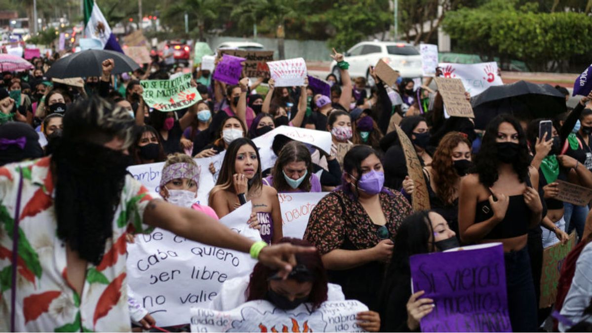 Muere una mujer tras ser sometida por la policía en México, en un suceso similar al ocurrido con George Floyd Muere una mujer tras ser sometida por la policía en México, en un suceso similar al ocurrido con George Floyd