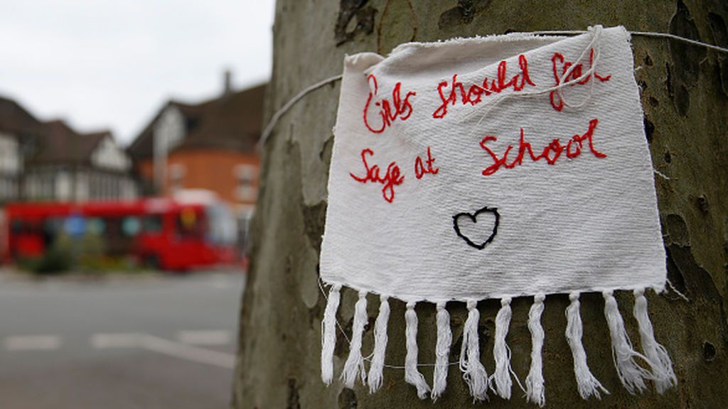Las dos muchachas detrás del movimiento de denuncia global de la “cultura de violaciones” en las escuelas Las dos muchachas detrás del movimiento de denuncia global de la “cultura de violaciones” en las escuelas
