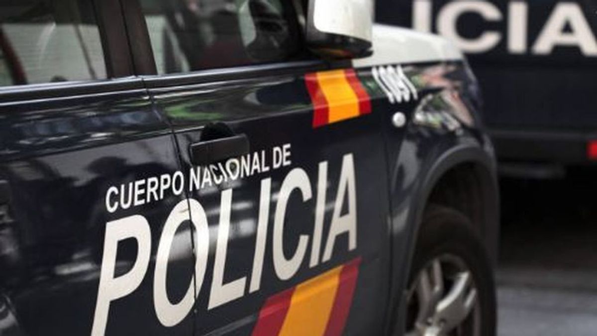 Muere una niña de 7 años aplastada por una estructura metálica en Estepona