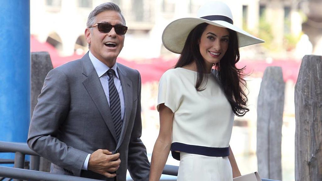 Por su parte, Amal elegió un perfume de Óscar de la Renta.