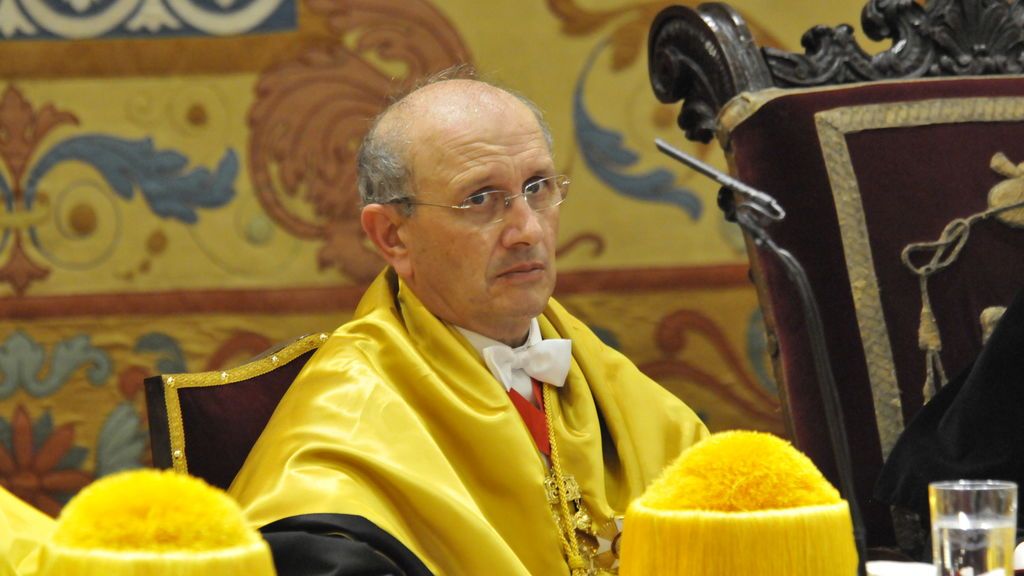 El Consejo de Enfermería denuncia el saqueo de sus cuentas: De 12 millones en contratos a los batidos adelgazantes de su expresidente El Consejo de Enfermería denuncia el saqueo de sus cuentas: De 12 millones en contratos a los batidos adelgazantes de su expresidente
