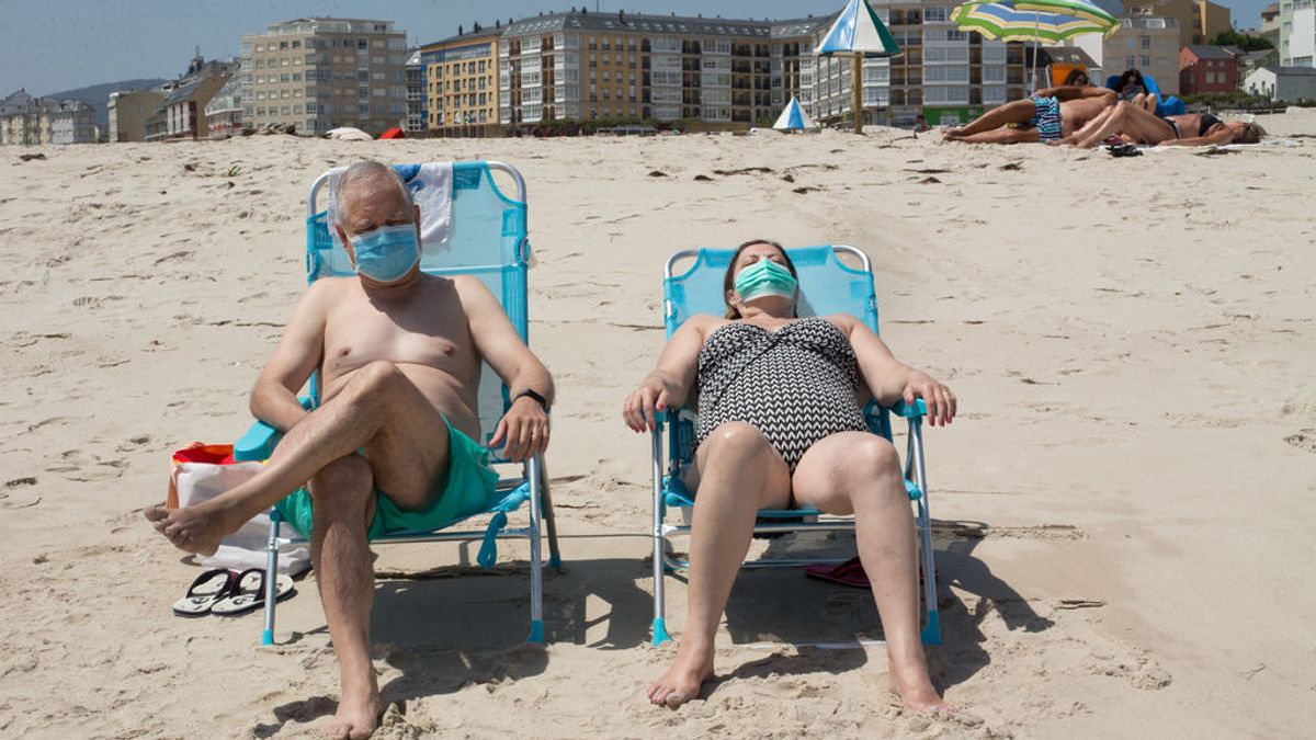 Epidemiólogos critican la nueva ley sobre mascarillas: "Han perdido el norte, el problema no está al aire libre" Epidemiólogos critican la nueva ley sobre mascarillas: "Han perdido el norte, el problema no está al aire libre"