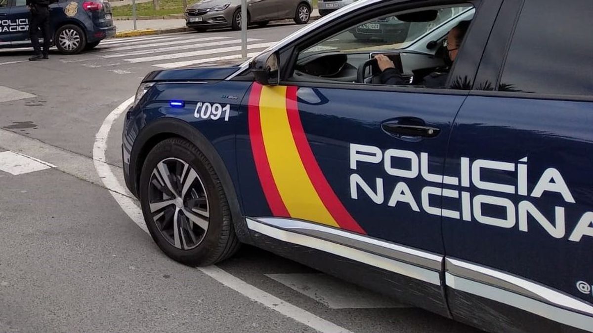 Muere una niña de 7 años al caerle encima una estructura de hierro en Estepona Muere una niña de 7 años al caerle encima una estructura de hierro en Estepona
