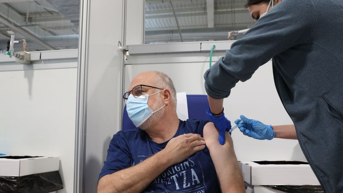 La vacunación de los mayores de 80 años: de las comunidades que más se acercan al objetivo, a las que menos La vacunación de los mayores de 80 años: de las comunidades que más se acercan al objetivo, a las que menos