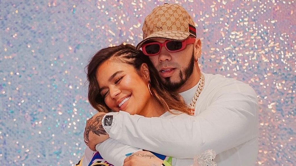 Fin de los rumores: Karol G confirma que sigue saliendo con Anuel y explica por qué ya no se siguen en las redes