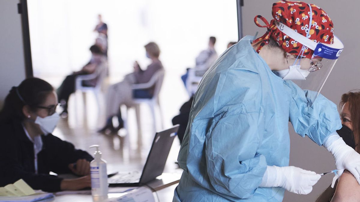 España supera los ocho millones de vacunas inoculadas, con récord de 298.000 en un solo día España supera los ocho millones de vacunas inoculadas, con récord de 298.000 en un solo día