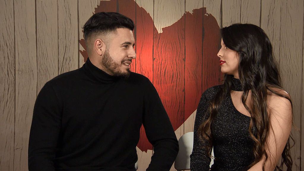 Alejandro y María en el programa 'First Dates'