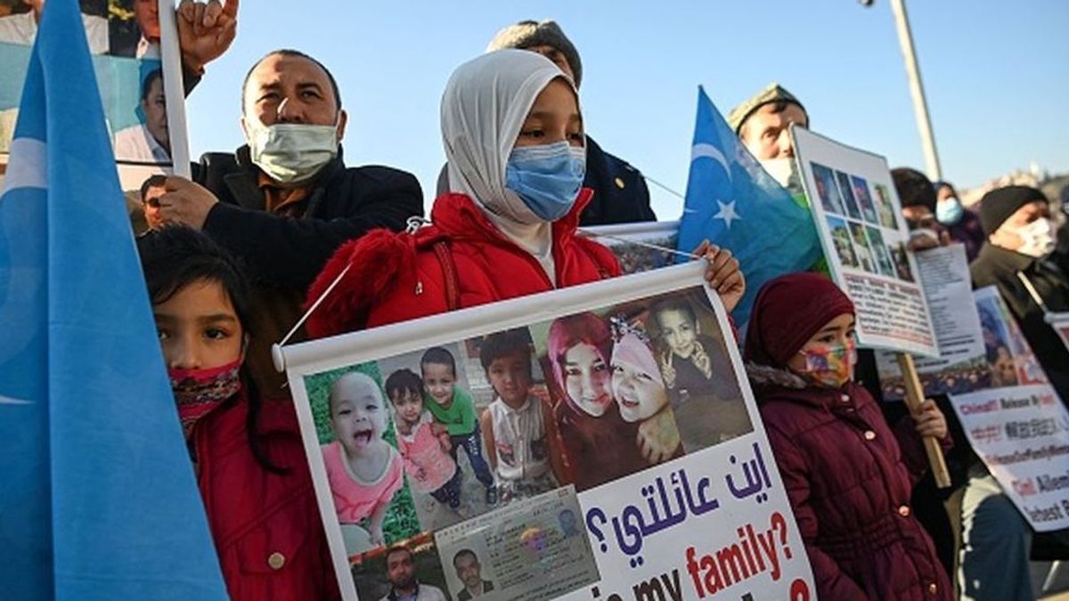 EE.UU. acusa a China de "genocidio" contra los uigures en su informe de derechos humanos EE.UU. acusa a China de "genocidio" contra los uigures en su informe de derechos humanos