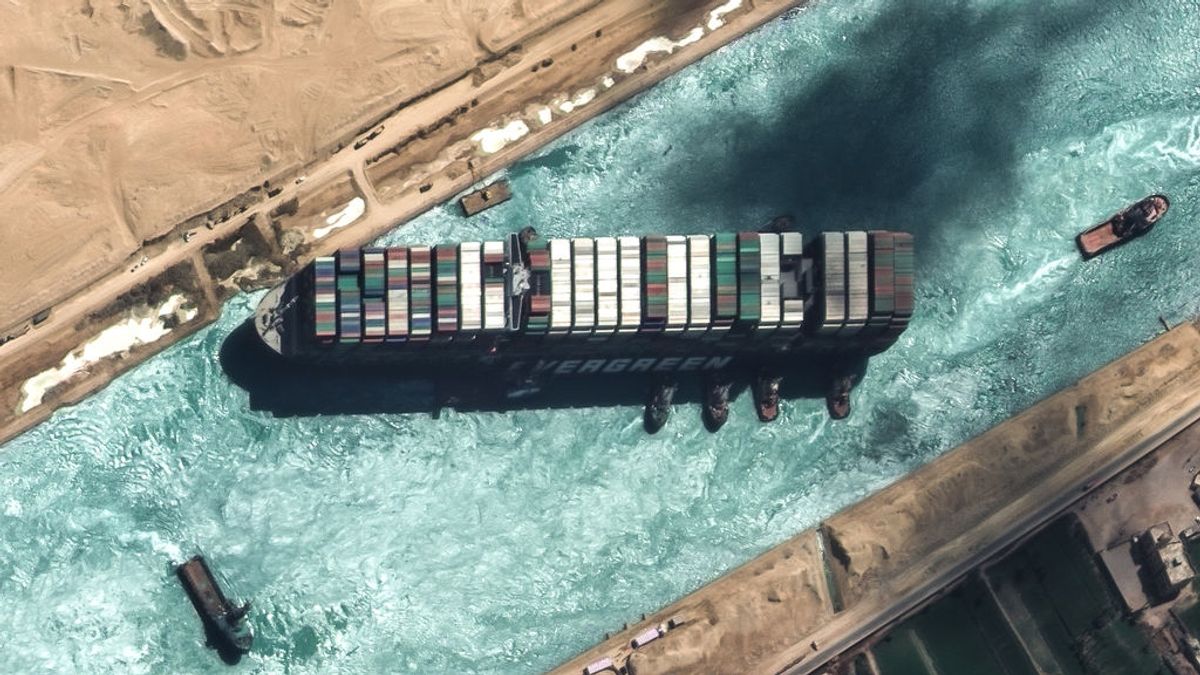Todas las incógnitas que rodean al accidente del buque 'Ever Given' en el canal de Suez Todas las incógnitas que rodean al accidente del buque 'Ever Given' en el canal de Suez