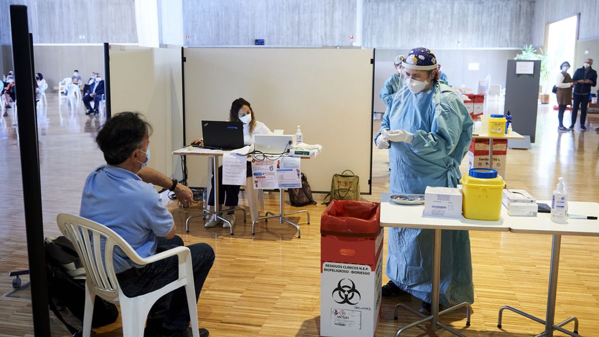 España ha administrado más de 300.000 dosis de las vacunas contra la Covid-19 en las últimas 24 horas España ha administrado más de 300.000 dosis de las vacunas contra la Covid-19 en las últimas 24 horas