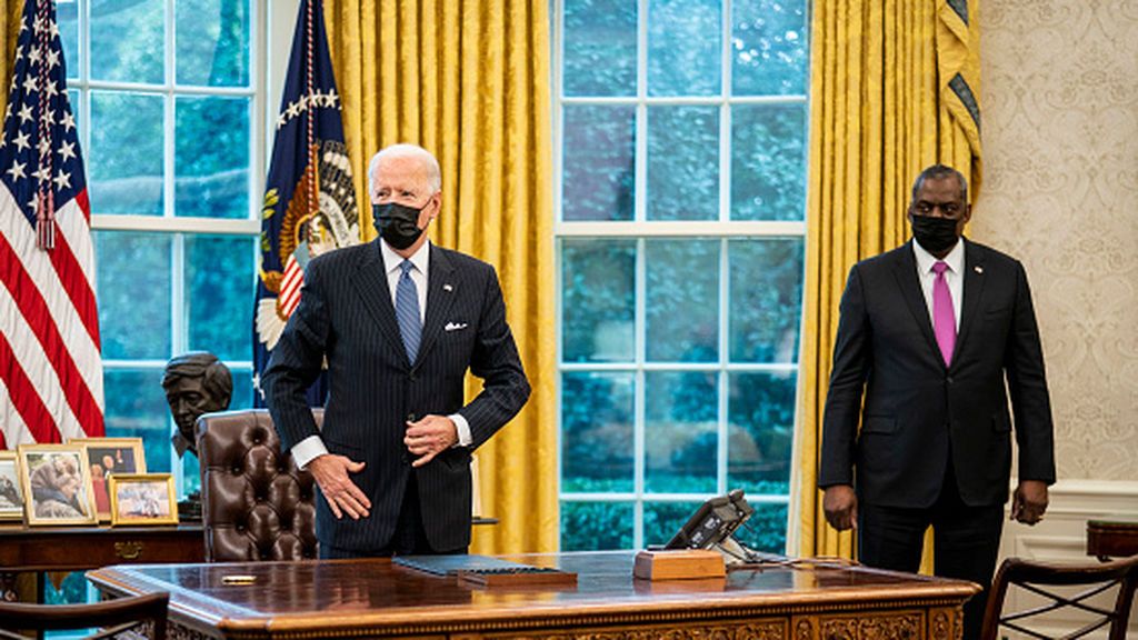 La Administración Biden anuncia la readmisión de las personas transexuales en el ejército La Administración Biden anuncia la readmisión de las personas transexuales en el ejército
