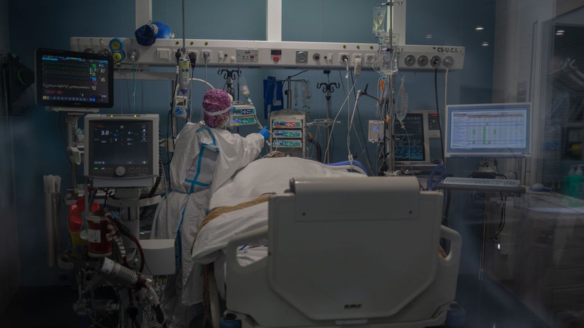 El presidente de Médicos de Barcelona sobre la gestión del coronavirus: "El precio de la vida en Madrid es más bajo que en Cataluña" El presidente de Médicos de Barcelona sobre la gestión del coronavirus: "El precio de la vida en Madrid es más bajo que en Cataluña"