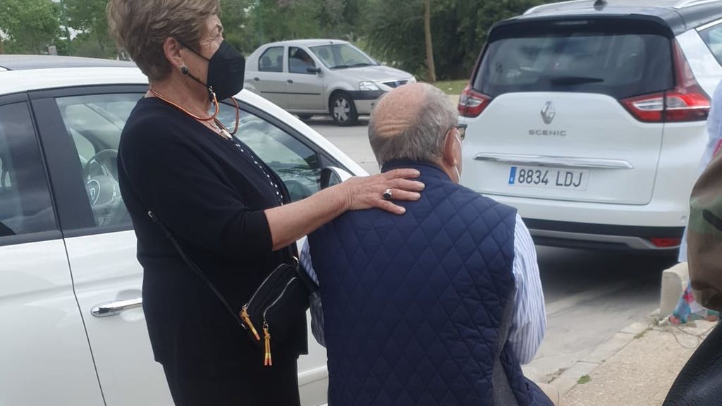 Colas dos horas vacunas mayores Sevilla