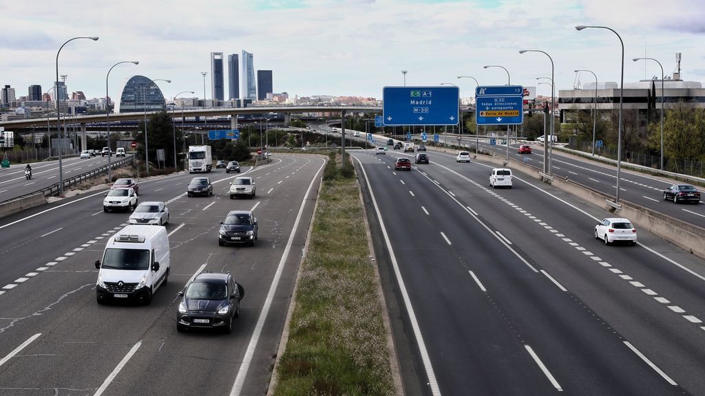 Las carreteras madrileñas registraron este miércoles un 56% menos de desplazamientos respecto al miércoles santo de 2019 Las carreteras madrileñas registraron este miércoles un 56% menos de desplazamientos respecto al miércoles santo de 2019