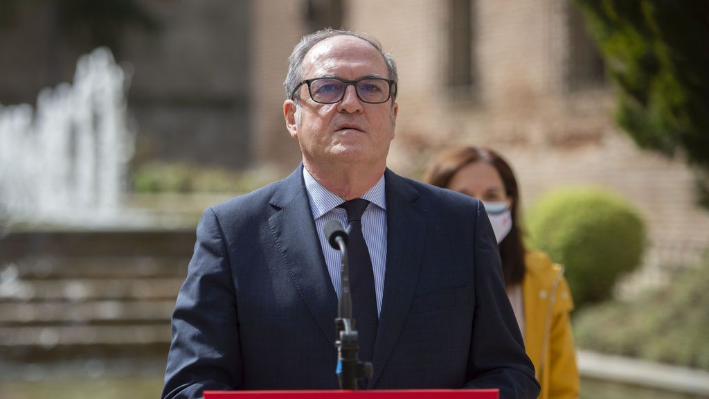 Gabilondo se compromete a un plan de ayudas directas a empresas dotado de 1.300 millones Gabilondo se compromete a un plan de ayudas directas a empresas dotado de 1.300 millones