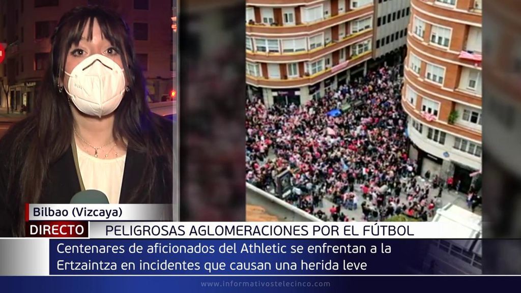 La Ertzaintza interviene para disgregar a los miles de hinchas del Athletic concentrados en Bilbao