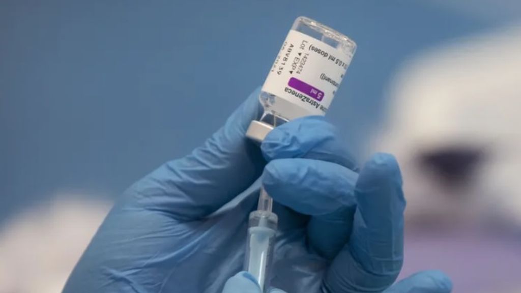 Países Bajos suspende todas las vacunaciones con AstraZeneca