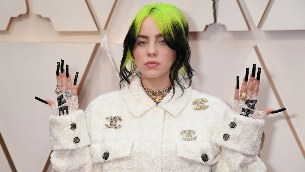 Billie Eilish triunfa con su nuevo look: llevó peluca durante semanas para ocultar su nuevo color de pelo Billie Eilish triunfa con su nuevo look: llevó peluca durante semanas para ocultar su nuevo color de pelo