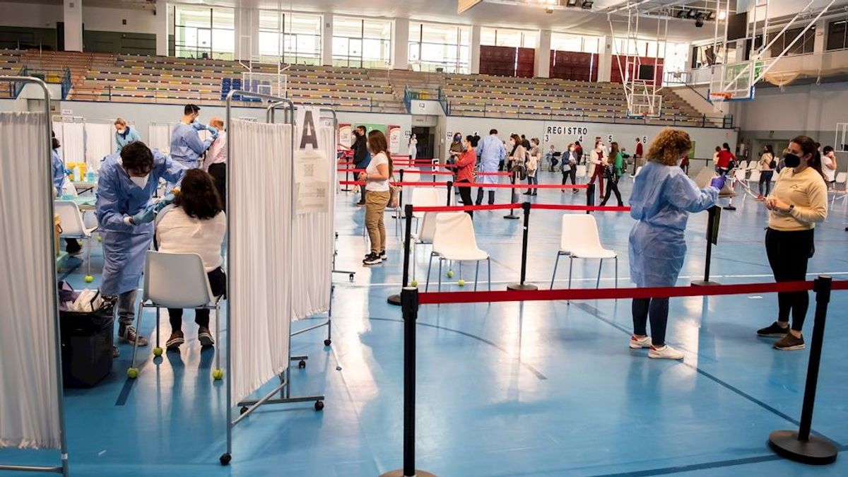 España confía en acelerar el ritmo de vacunación en abril para contener la cuarta ola España confía en acelerar el ritmo de vacunación en abril para contener la cuarta ola