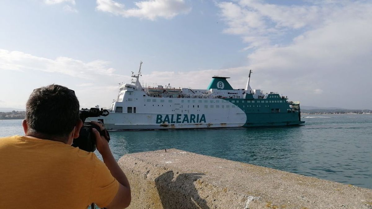 Un millar de españoles atrapados en Marruecos han regresado a España en un ferry un avión de Iberia