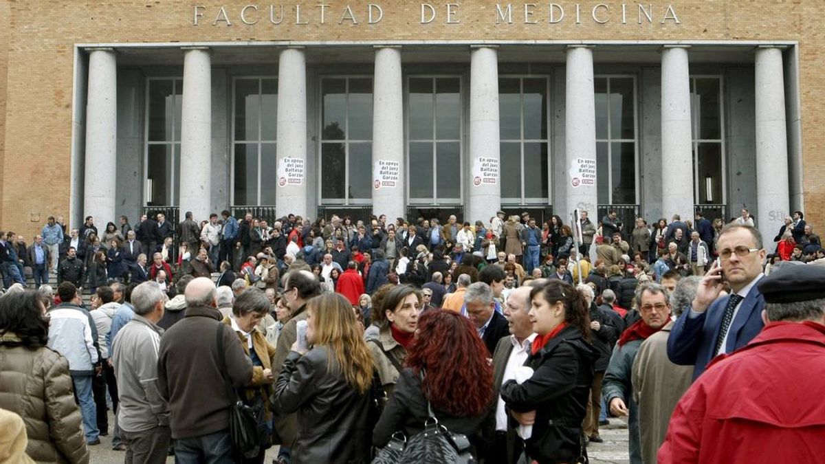 Los trabajadores formados en Medicina y Matemáticas presentan las menores tasas de paro en España Los trabajadores formados en Medicina y Matemáticas presentan las menores tasas de paro en España