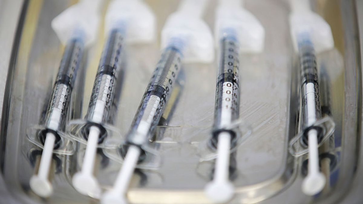 Un laboratorio de Johnson & Johnson intervenido en EEUU por "mezclar" componentes y "arruinar" 15 millones de vacunas