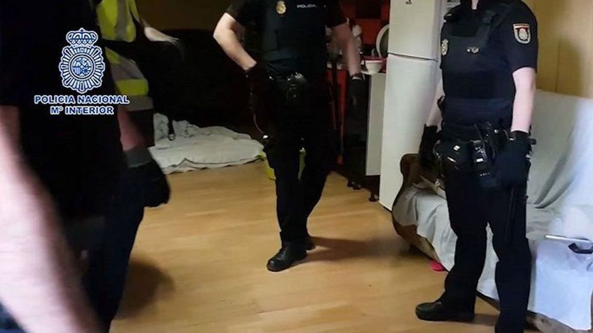 Liberan a una joven bangladesí que llevaba dos años encerrada por su marido en Madrid Liberan a una joven bangladesí que llevaba dos años encerrada por su marido en Madrid
