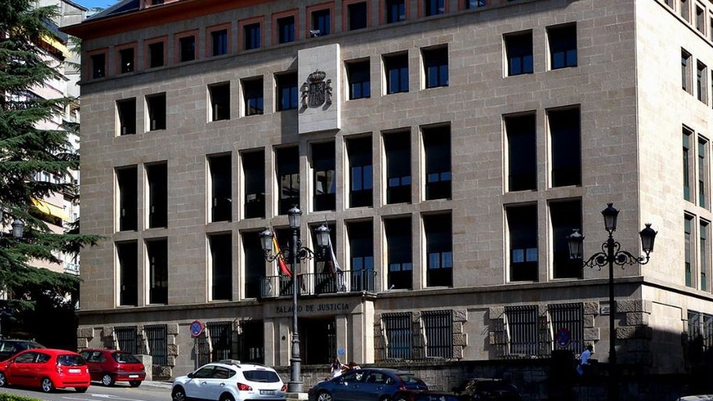 Absuelto de abuso sexual un joven de 20 años por "madurez próxima" con la chica de 14 con la que tuvo relaciones consentidas Absuelto de abuso sexual un joven de 20 años por "madurez próxima" con la chica de 14 con la que tuvo relaciones consentidas
