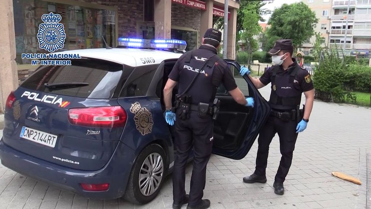 Un hombre muere tras ser apuñalado en su casa por un ajuste de cuentas en Madrid Un hombre muere tras ser apuñalado en su casa por un ajuste de cuentas en Madrid